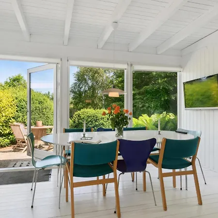3 Bedroom Cozy In Feriehus *