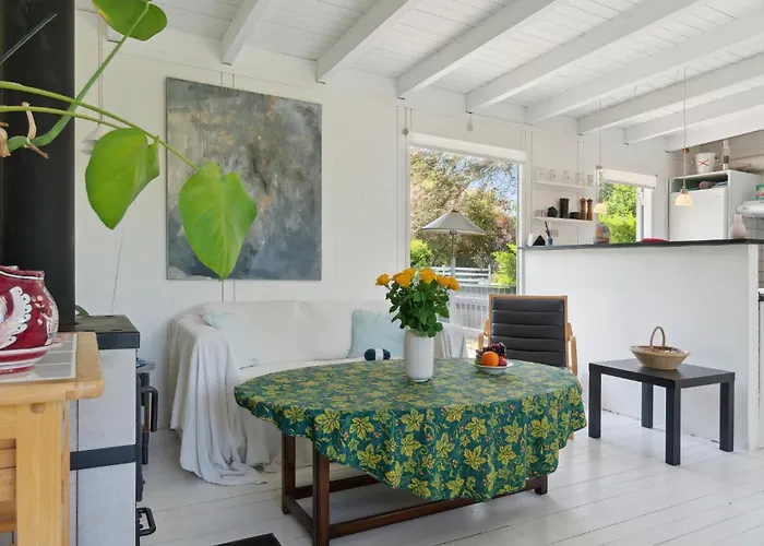 3 Bedroom Cozy In *