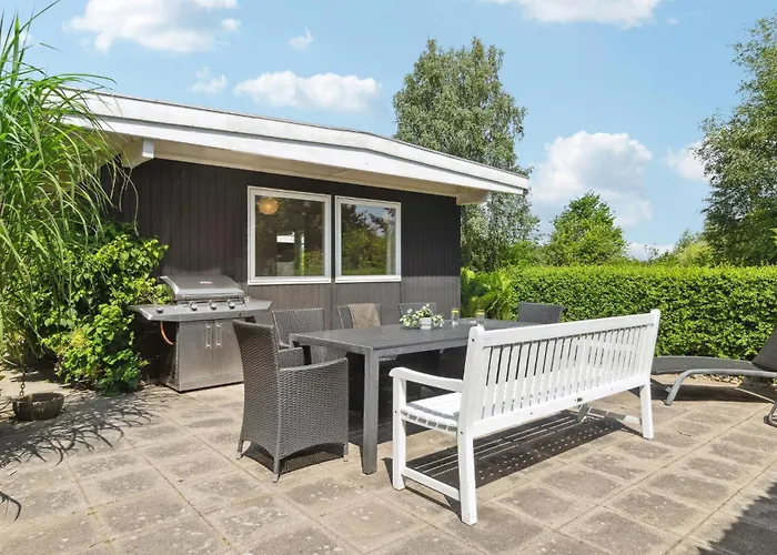 3 Bedroom Cozy In * Dronningmølle