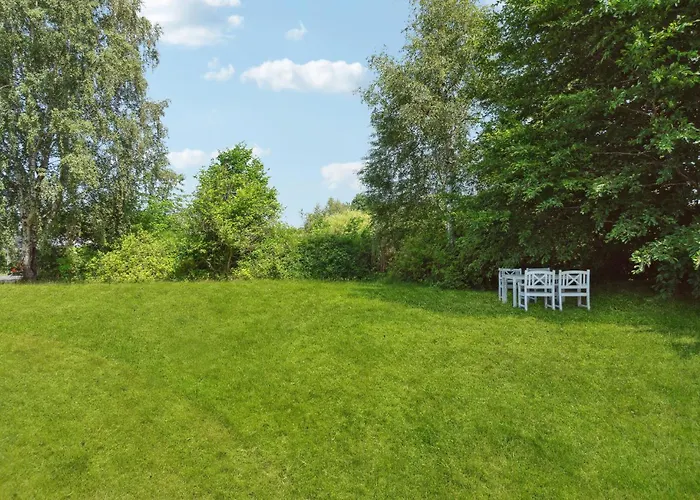 3 Bedroom Cozy In 別荘 Dronningmølle